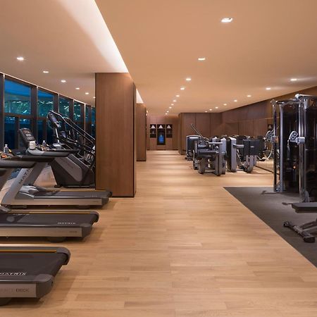 Отель Hyatt Regency Shenzhen Airport Экстерьер фото