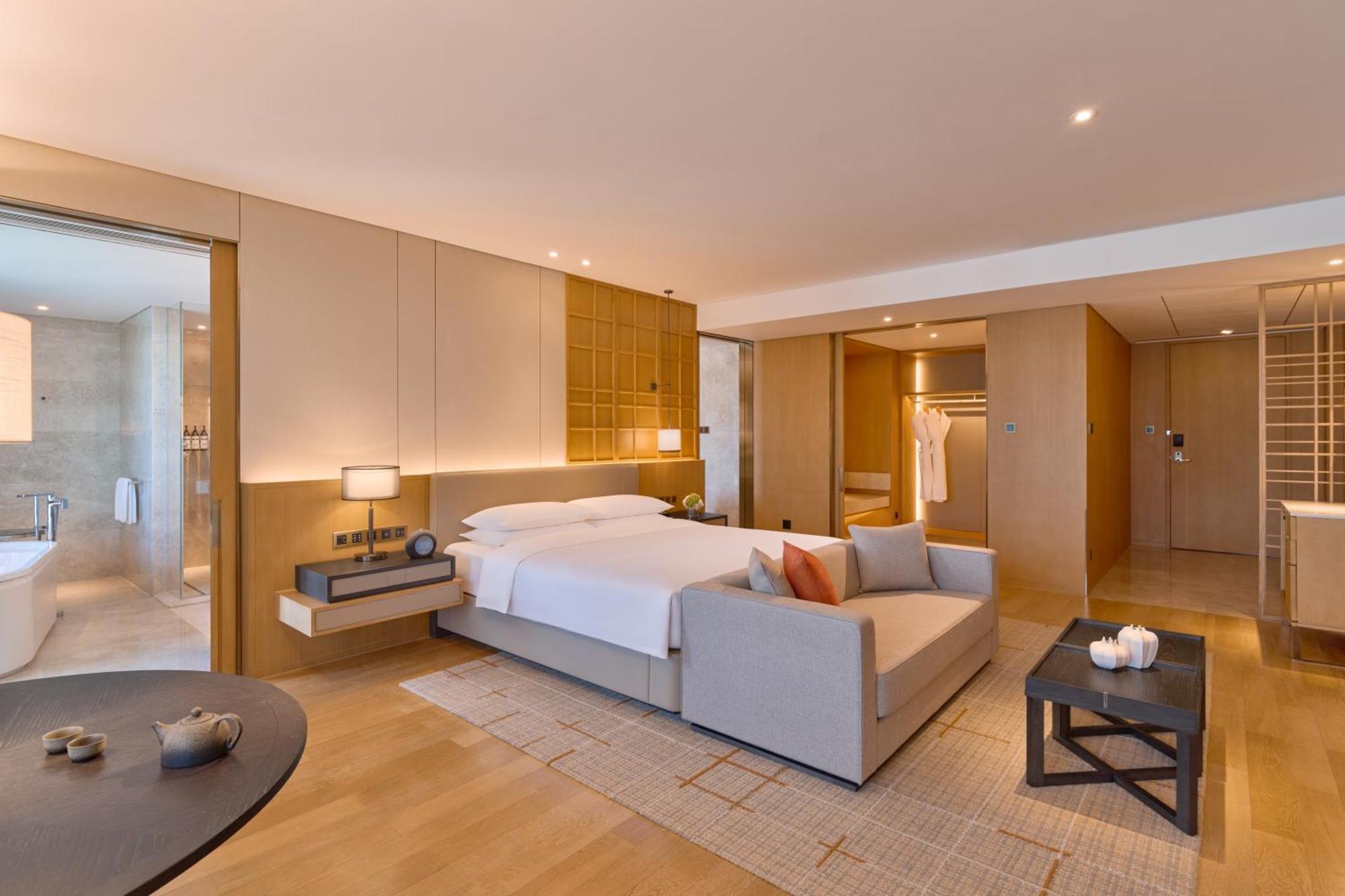 Отель Hyatt Regency Shenzhen Airport Экстерьер фото