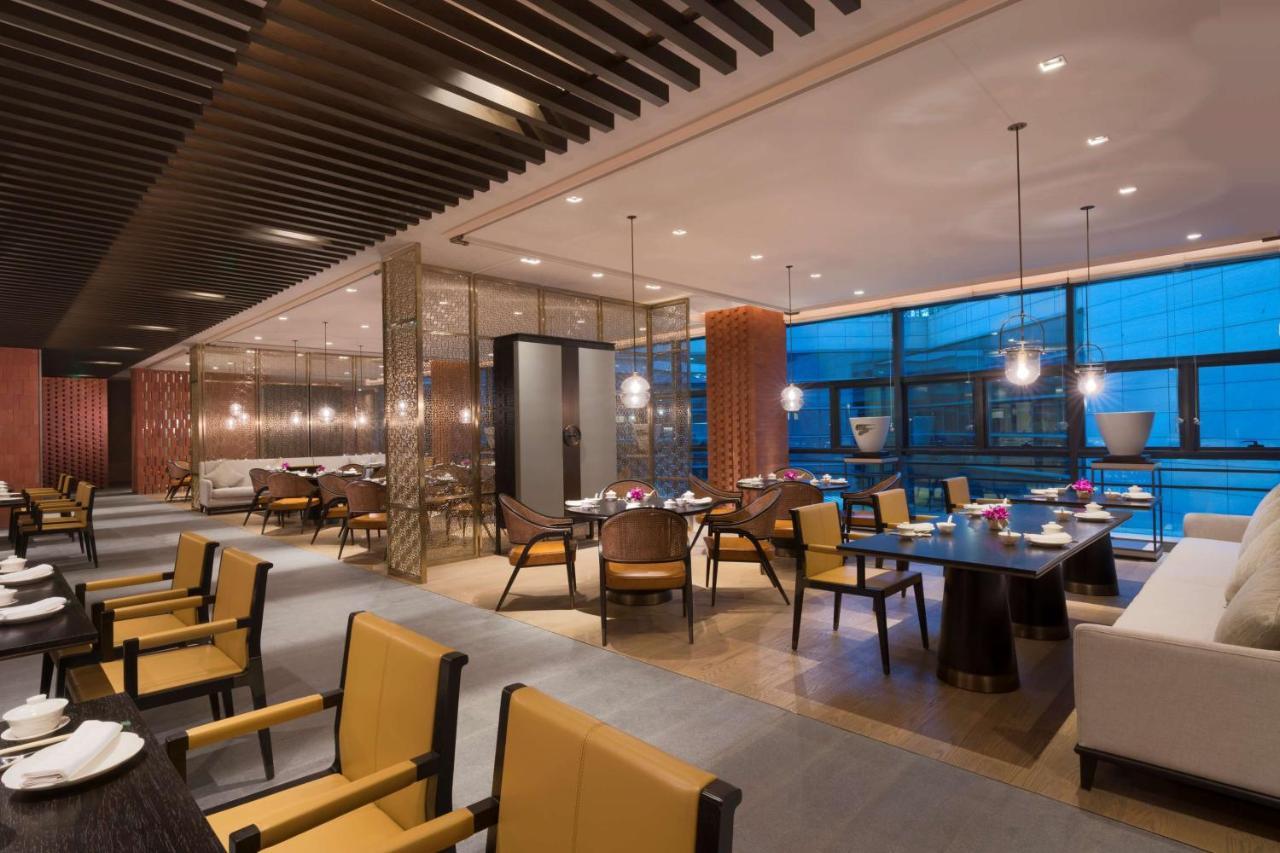 Отель Hyatt Regency Shenzhen Airport Экстерьер фото