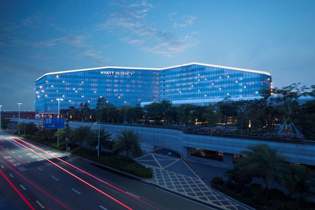 Отель Hyatt Regency Shenzhen Airport Экстерьер фото