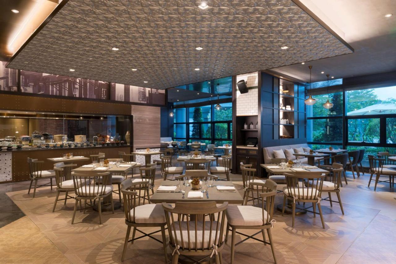 Отель Hyatt Regency Shenzhen Airport Экстерьер фото