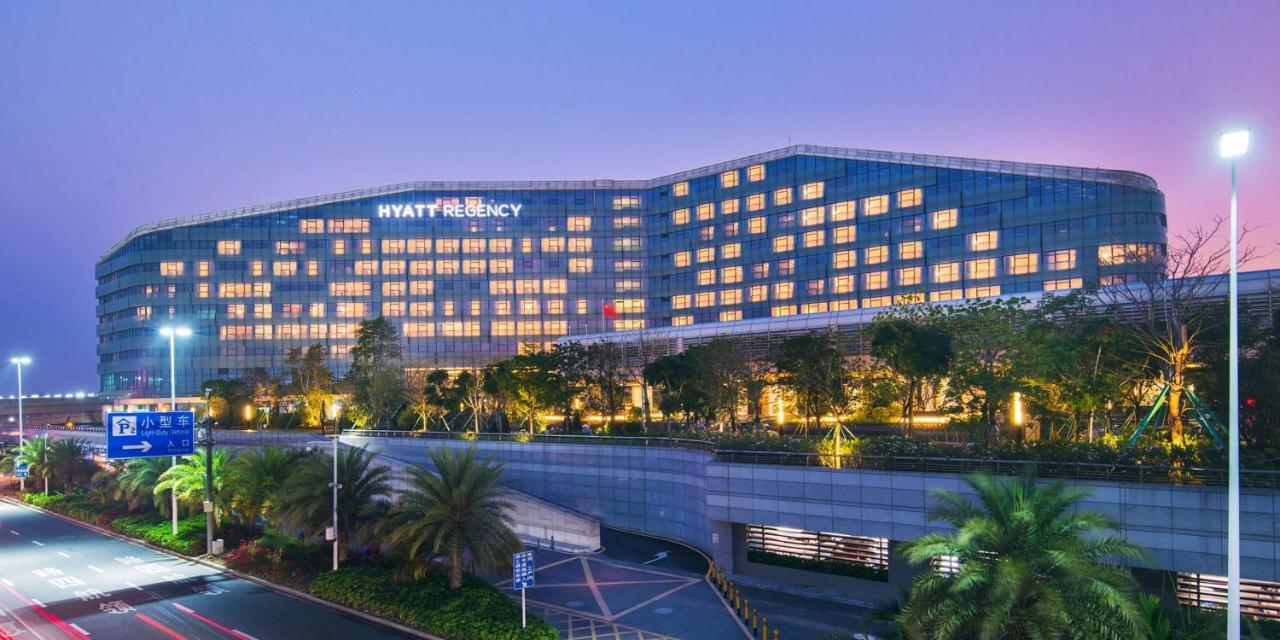 Отель Hyatt Regency Shenzhen Airport Экстерьер фото